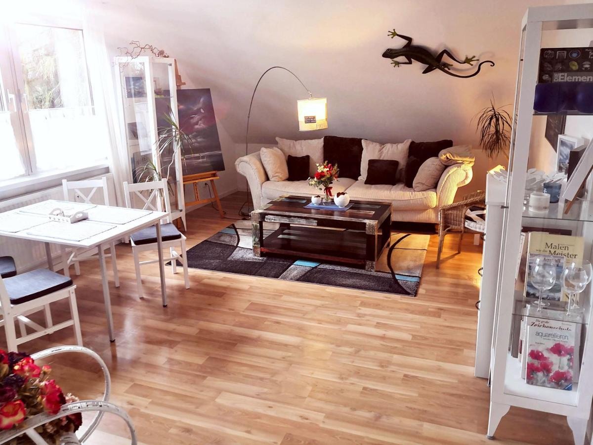 Kuenstler Ferienwohnung 3 Zimmer Kueche Bad Zentrale Lage Wulsbuttel Extérieur photo