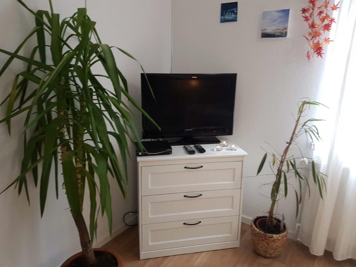 Kuenstler Ferienwohnung 3 Zimmer Kueche Bad Zentrale Lage Wulsbuttel Extérieur photo